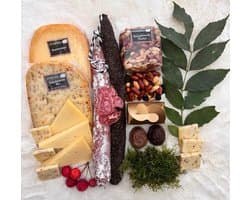 De Lange Hoeve Luxe Borrelbox - Borrelpakket Cadeau - Ambachtelijk Geschenkpakket voor Thuis - Kaaspakket